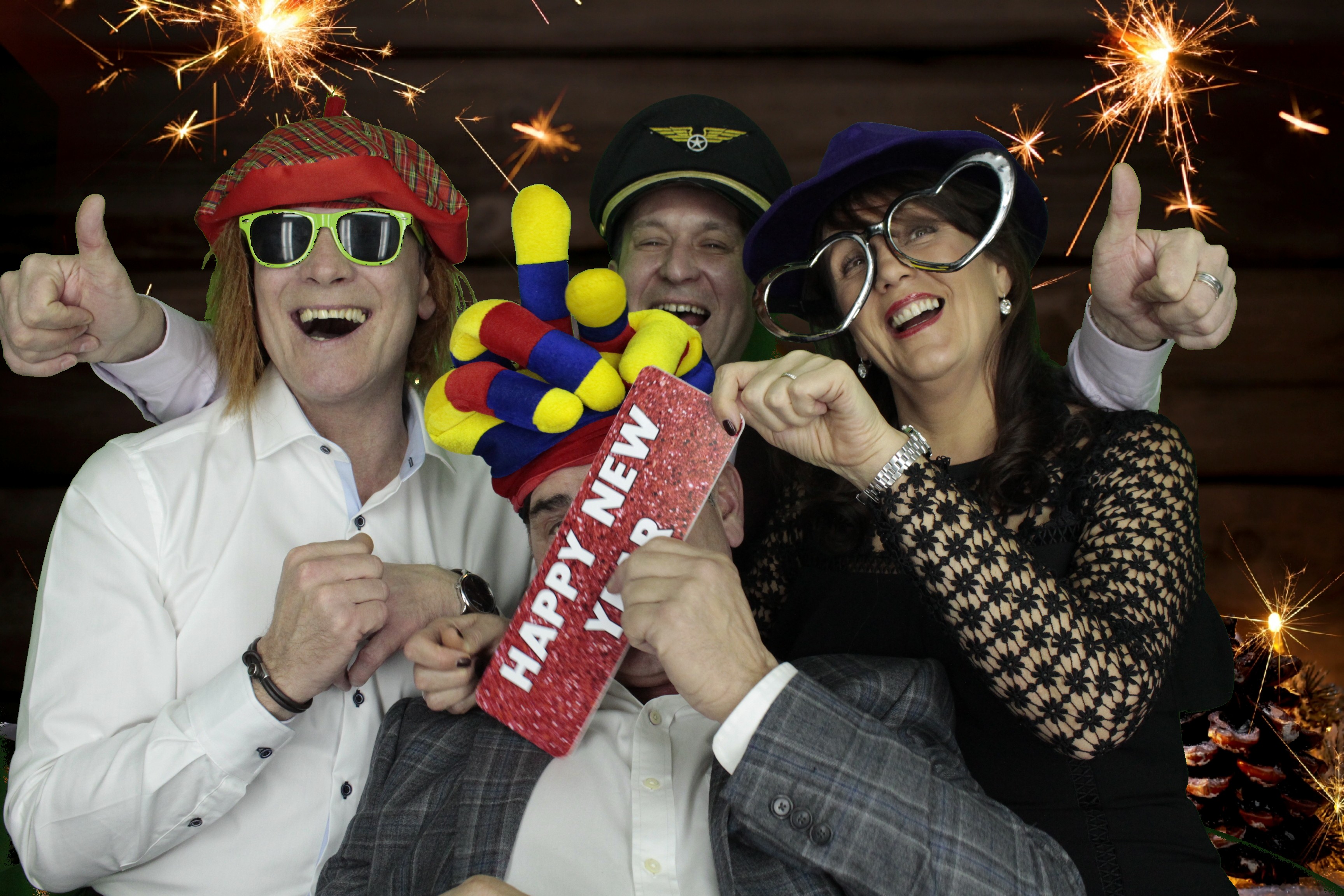 New Years Eve Party Silvermere | View more photos from the event at gallery.myphotoboothexperience.co.uk/u/MyPhotoBoothExperienceLtd/New-Years-Eve-Party-Silvermere